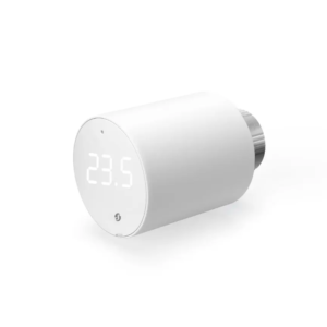 Shelly BLU TRV pametna Bluetooth termostatska glava radijatora, bijela, pogled sprijeda s digitalnim zaslonom
